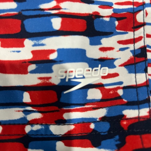 Speedo Eco Boardshorts Swim Trunks Mens Size Medium Abstract Red White Blue NWT - Picture 4 of 5
